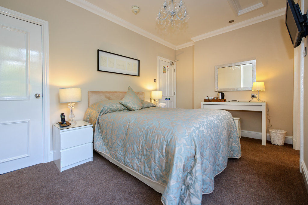 Cheshire Hospitality Ltd T\/A Lennox Lea Studios & Apartments Sale Kültér fotó
