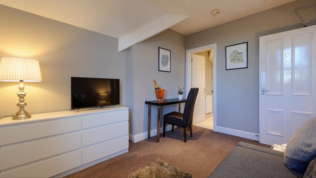 Cheshire Hospitality Ltd T\/A Lennox Lea Studios & Apartments Sale Kültér fotó