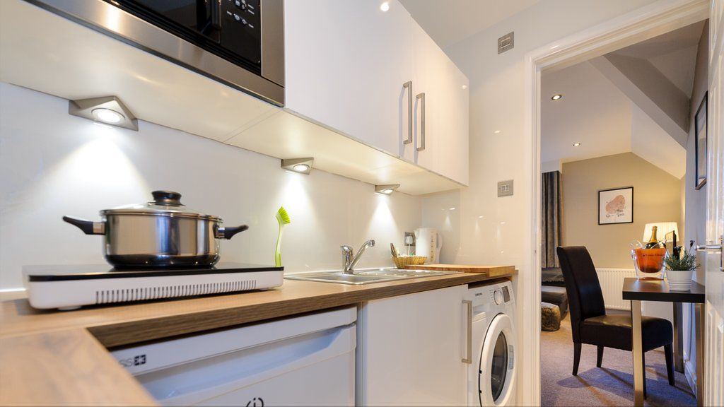 Cheshire Hospitality Ltd T\/A Lennox Lea Studios & Apartments Sale Kültér fotó