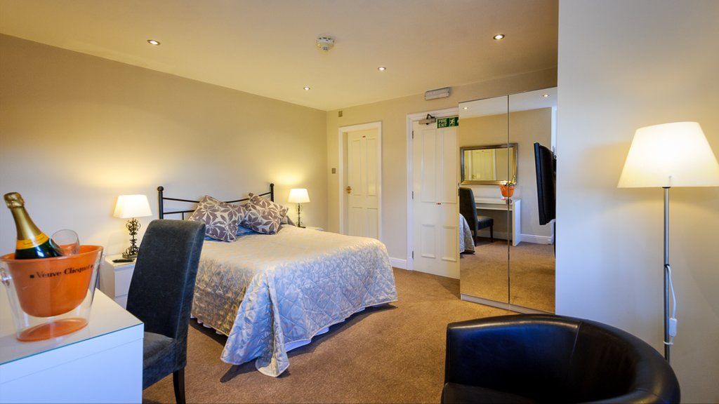 Cheshire Hospitality Ltd T\/A Lennox Lea Studios & Apartments Sale Kültér fotó